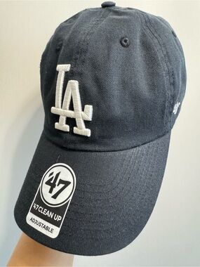 BNWT brand new 47 Los Angeles Dodgers Black Baseball Cap White LA Logo Black